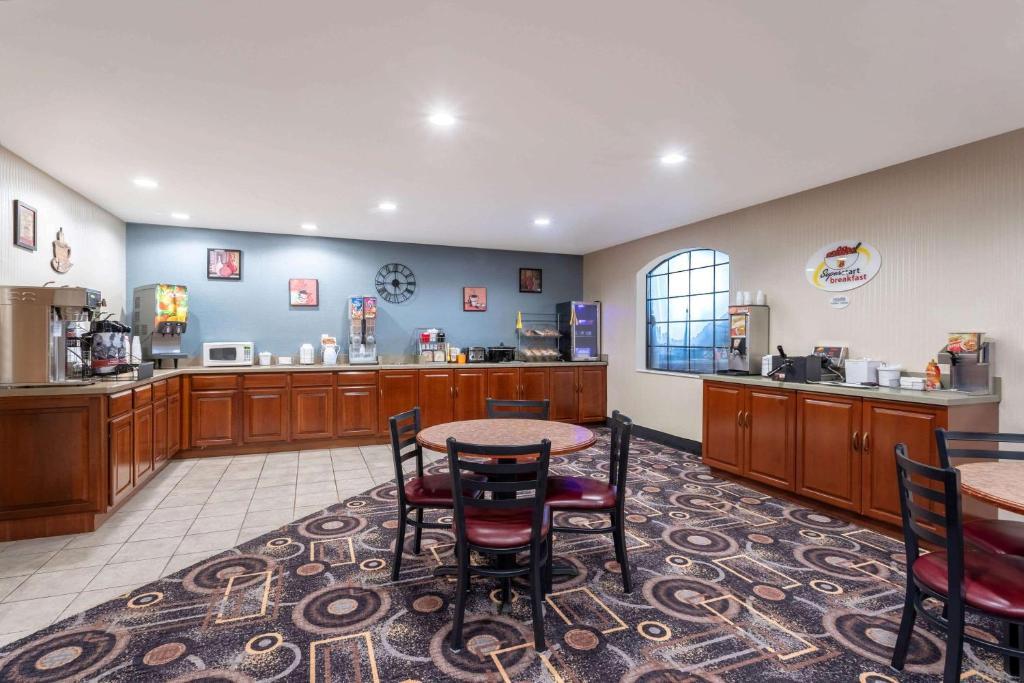 Super 8 By Wyndham Marysville/Port Huron Area Екстер'єр фото